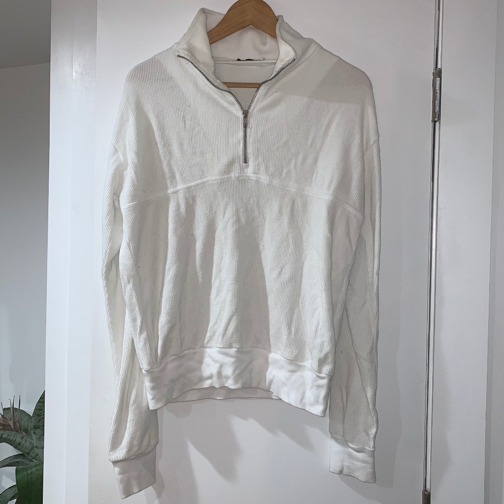Brandy Melville Pullover - Picture 2 of 3
